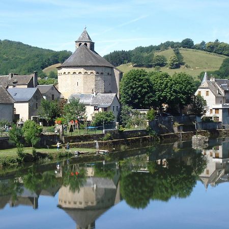 Village De Gite - La Cascade Sainte-Eulalie-d'Olt Bagian luar foto