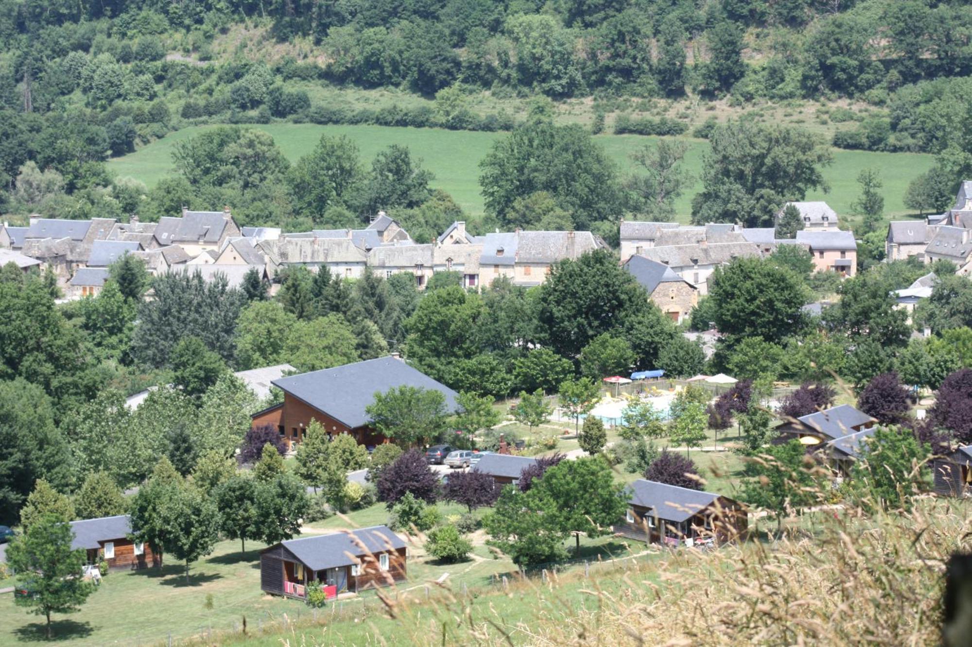 Village De Gite - La Cascade Sainte-Eulalie-d'Olt Bagian luar foto